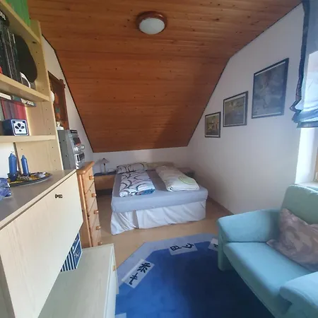 Schoene Dachwohnung * Zimmern ob Rottweil